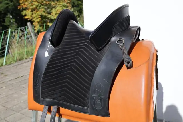 Gebrauchter Spirig Spanischer Sattel in Schwarz mit gestepptem Wildleder (OCC-021)